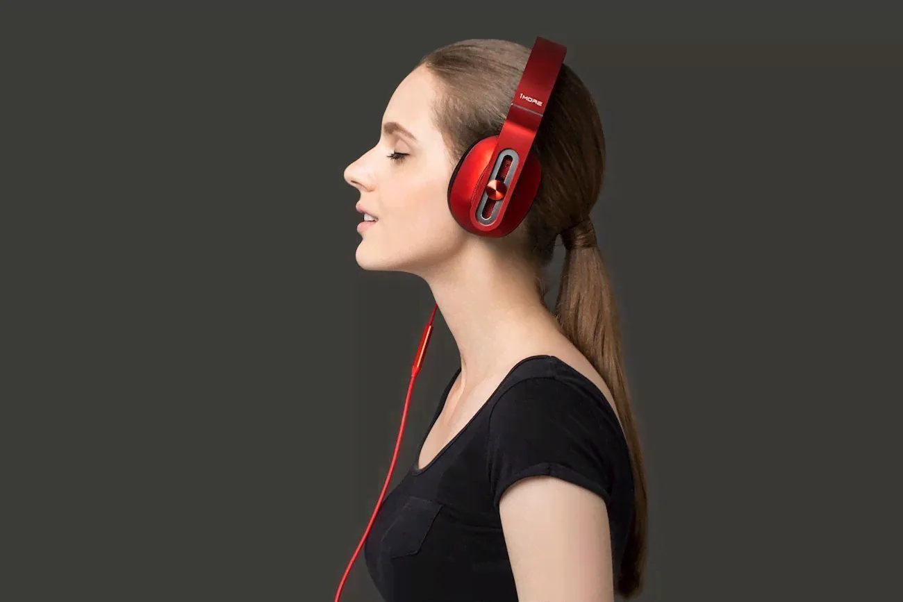 1More MK801 Over-Ear Headphones